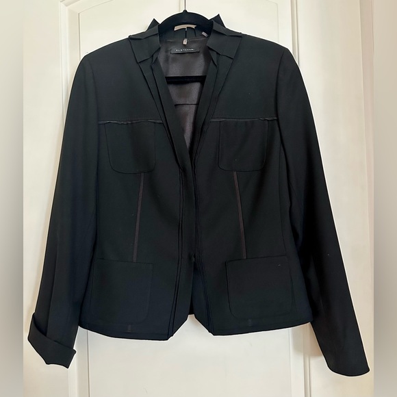 Elie Tahari Jackets & Blazers - ELIE TAHARI Blazer Size 12-14